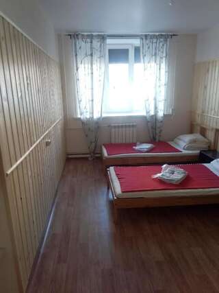 Гостиница Titmouse House Hostel Красноярск Двухместный номер с 2 отдельными кроватями-7